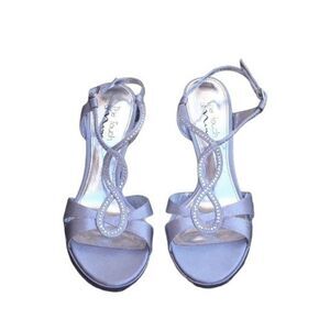 Touch of Nina Formal Strappy Infinity Symbol Rhinestone Silver Heels‎ Sz 9.5